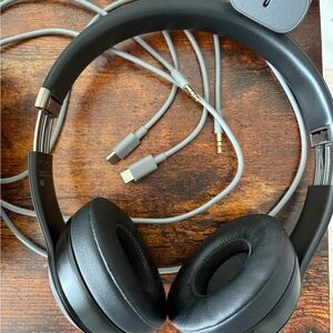 Beats Wireless Black Headphones